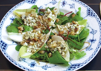 ブルーチーズとクルミのサラダ
