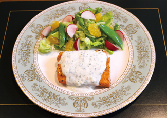 鮭のソテー ヨーグルトソース